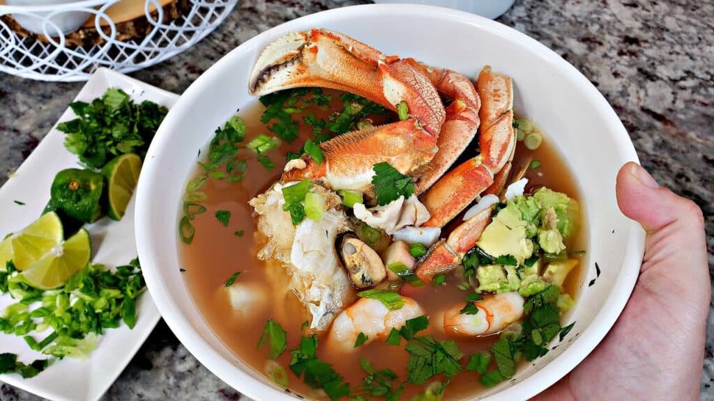 Caldo de Mariscos