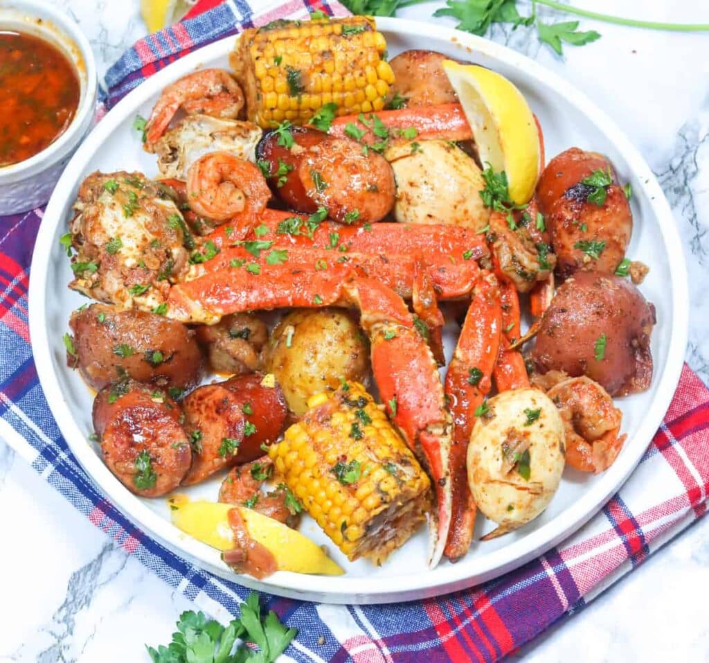 Southern Delight Seafood Boil with Cajun Sauce 