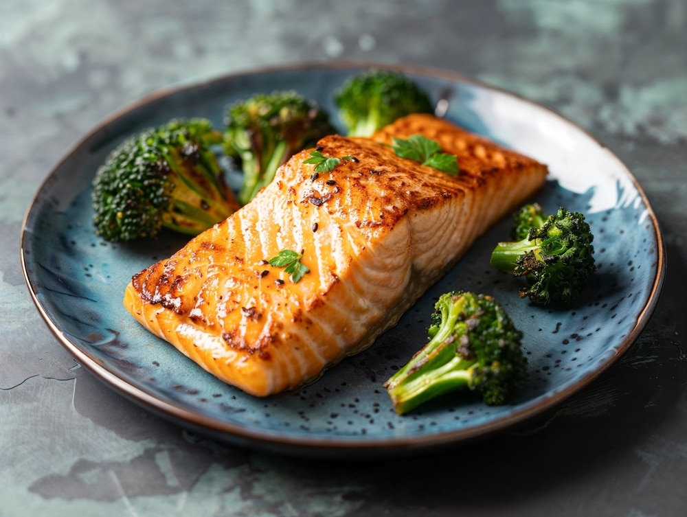 A view of grilled salmon inside a plate