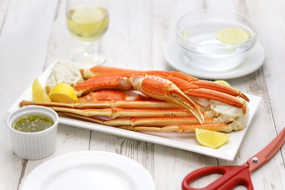 Snow Crab Legs With Garlic Butter Sauce